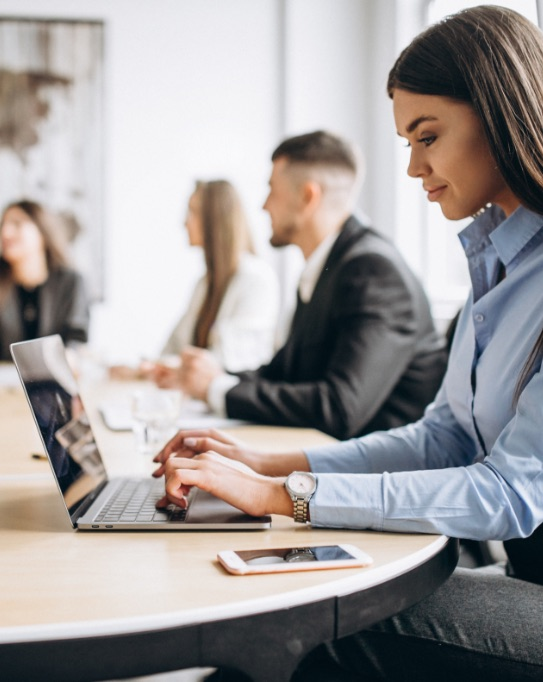 Oficinas y/o Abogados